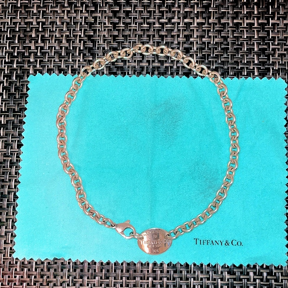 Tiffany & Co. Oval Tag necklace